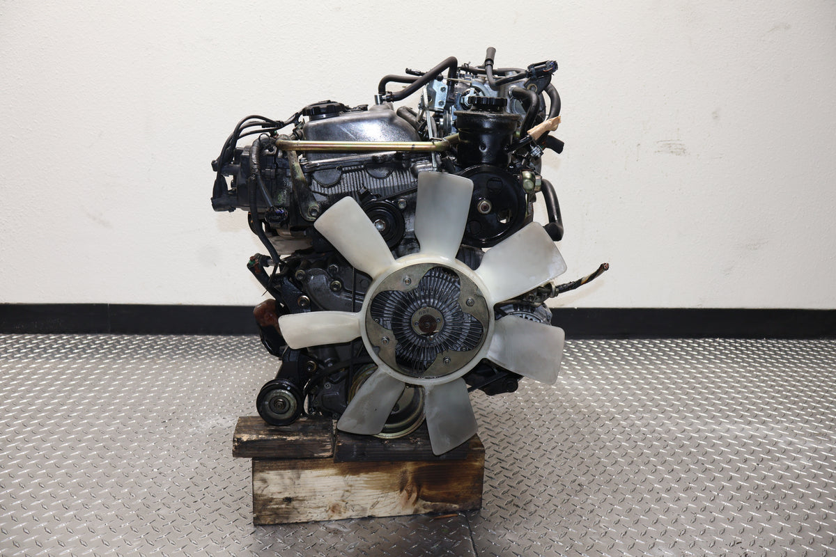 1995 - 1996 Toyota Tacoma / 4Runner / T100 JDM 3RZ-FE 2.7L Inline-4 DOHC Distributor Type Engine