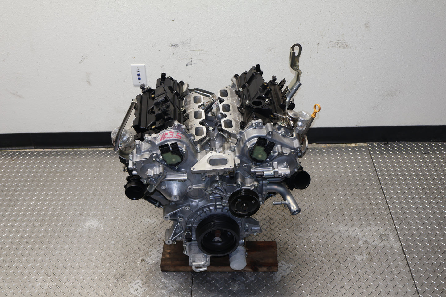 Brand New OEM JDM VR35DDTT 0-Mile V6 Twin Turbo Engine | Infiniti QX80 2016-2024