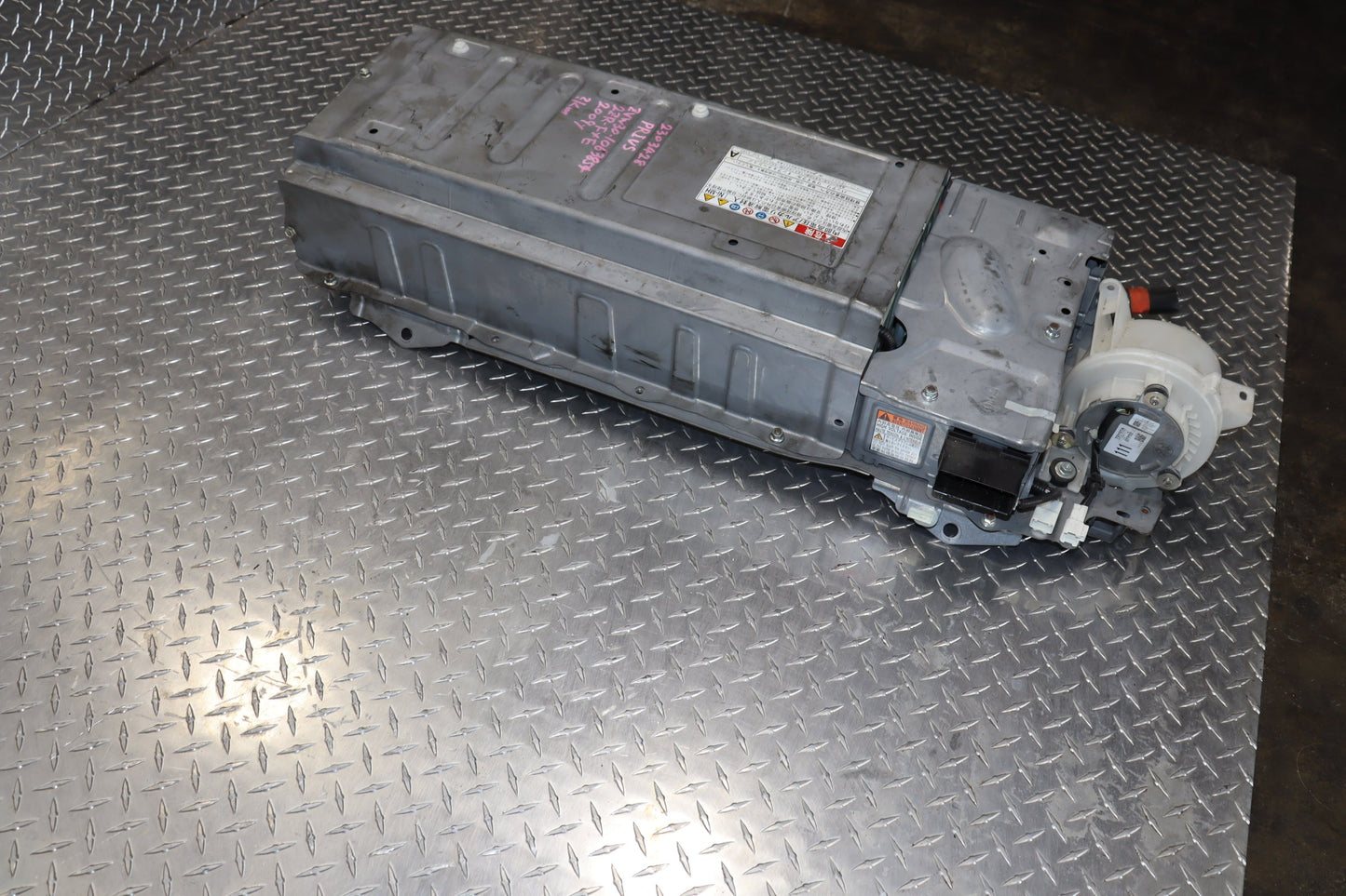 2010-2015 TOYOTA PRIUS HYBRID BATTERY JDM