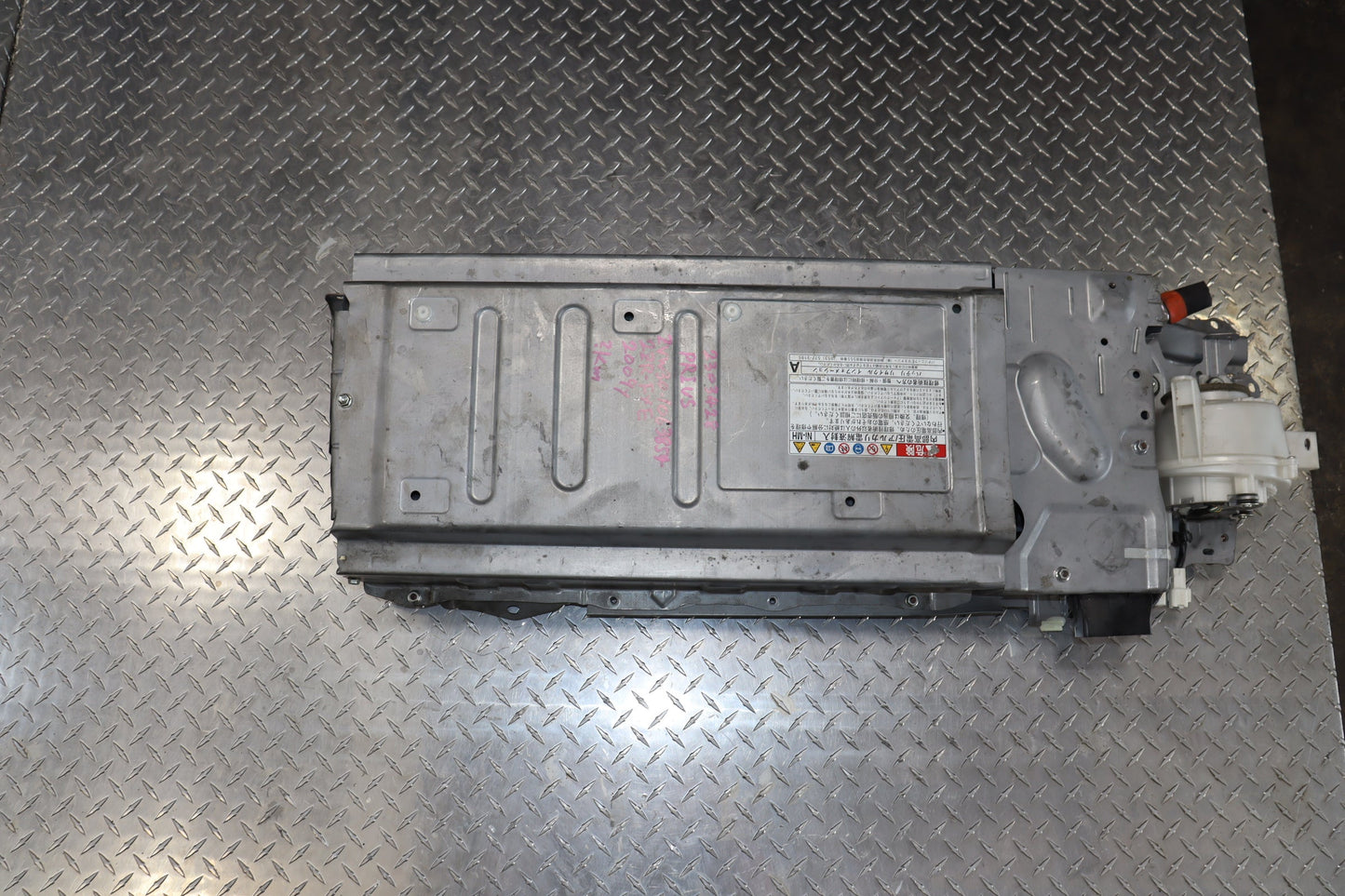2010-2015 TOYOTA PRIUS HYBRID BATTERY JDM