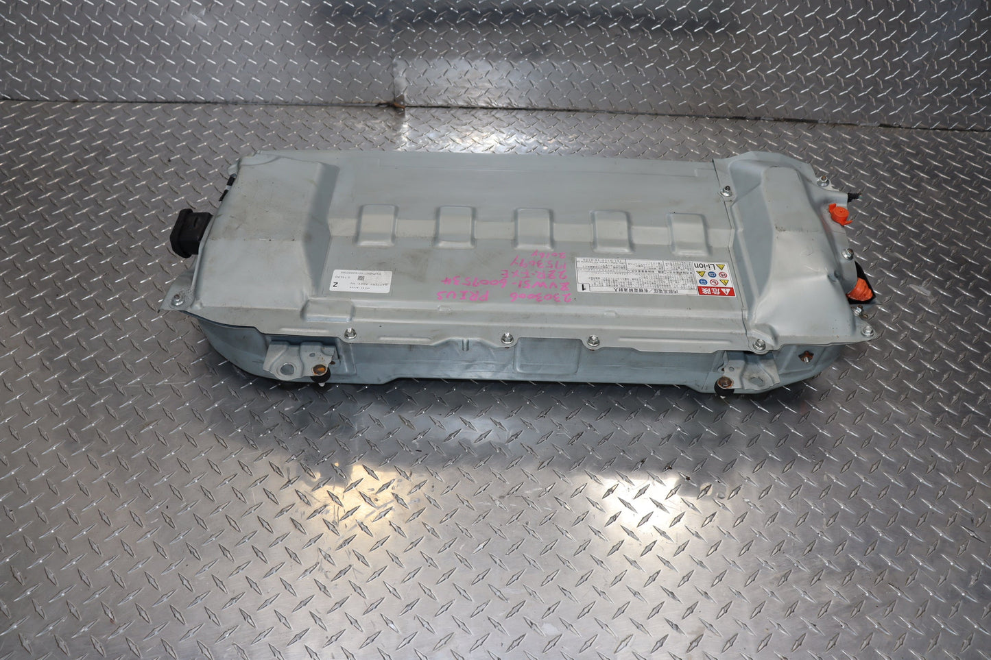 2010-2015 TOYOTA PRIUS HYBRID BATTERY JDM