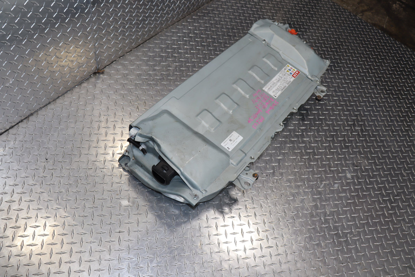 2010-2015 TOYOTA PRIUS HYBRID BATTERY JDM